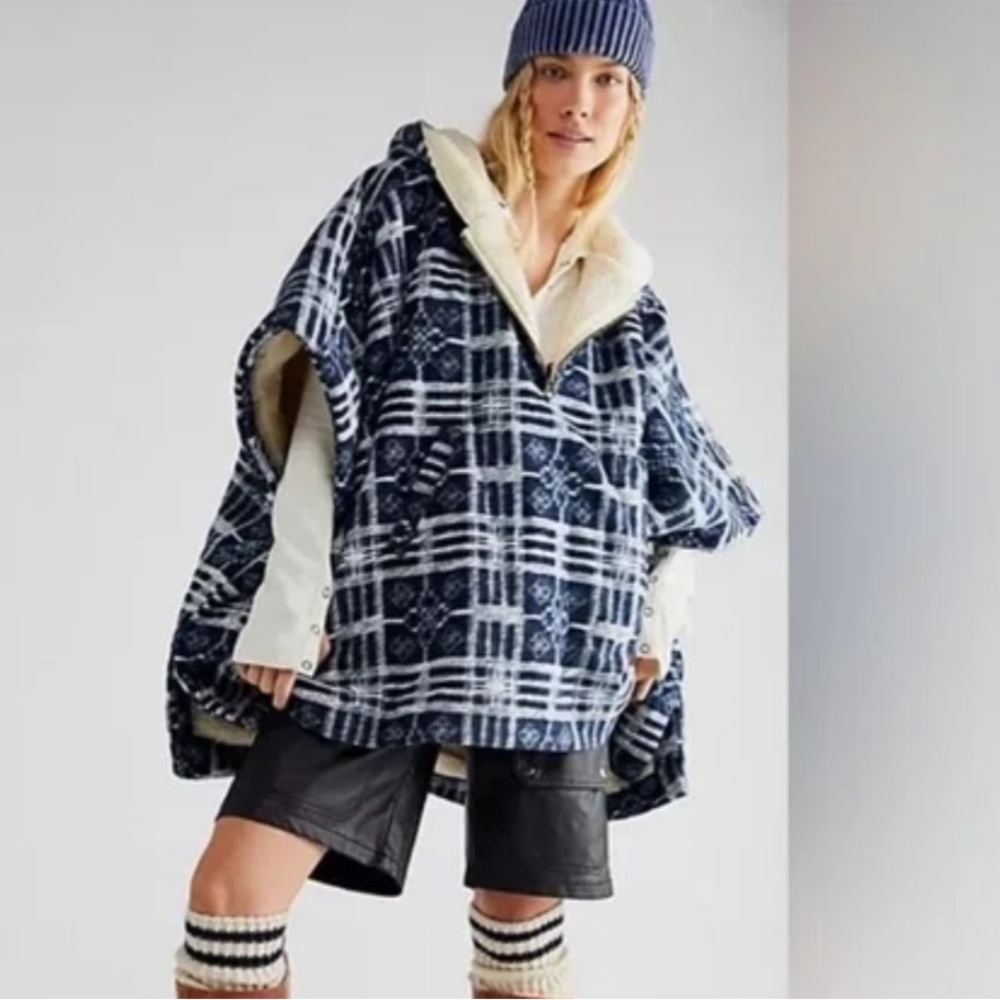 Free People Miss You Hooded Poncho with Zip Sherpa plaid warm blanket poncho
